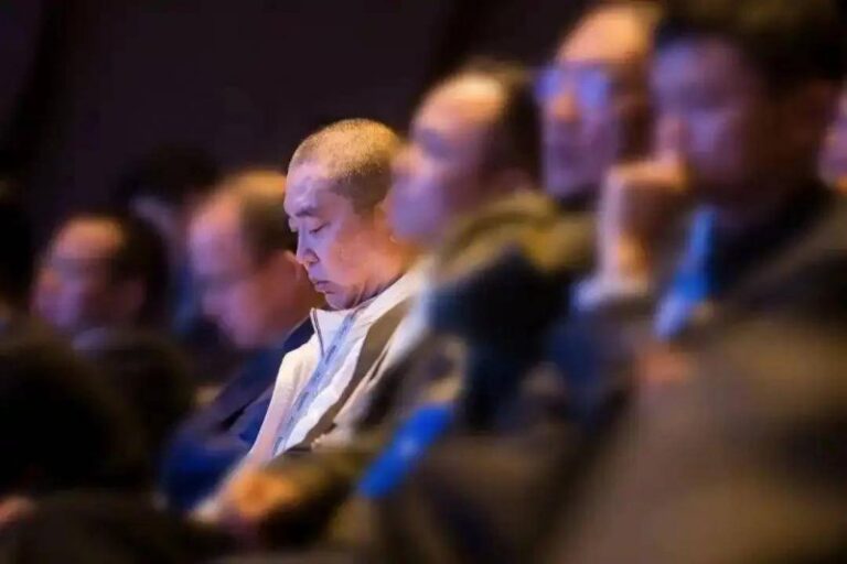 今天外汇行情波动，我是否应该调归纳财方针？